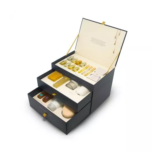 
            
                Load image into Gallery viewer, Aromatherapy Associates - Moments to Treasure
            
        